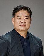 김동필 사진